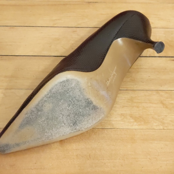 LAST CHANCE Brown lizard Salvatore Ferragamo pumps - Picture 7 of 8